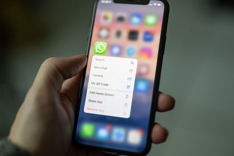 Imagem de: 6 novos recursos chegam ao iPhone com o novo beta público do iOS 17