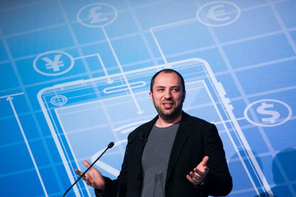 Jan Koum é cofundador do WhatsApp e superou concorrentes como Skype e G-Talk.