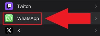 Desça a tela para encontrar o app WhatsApp